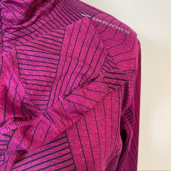 Brooks Run Happy Quarter Zip Pullover - Picture 4 of 10